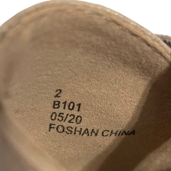 Blowfish Malibu Pixi Metallic Silver Ballet Flats w/ Cross Ankle Straps Size 2 - Picture 6 of 6